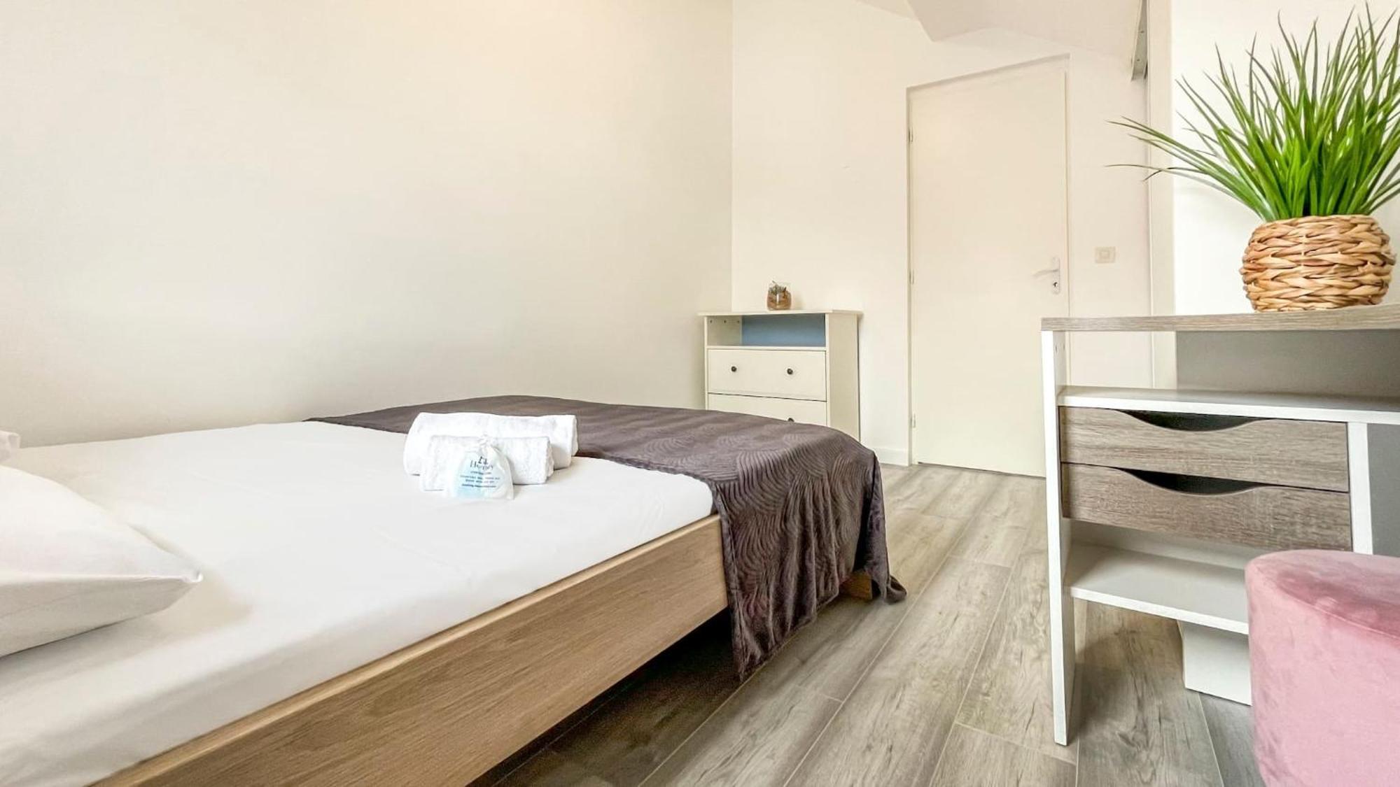 Homey Sakine- Proche Centre- Netflix- Wifi Cluses Buitenkant foto