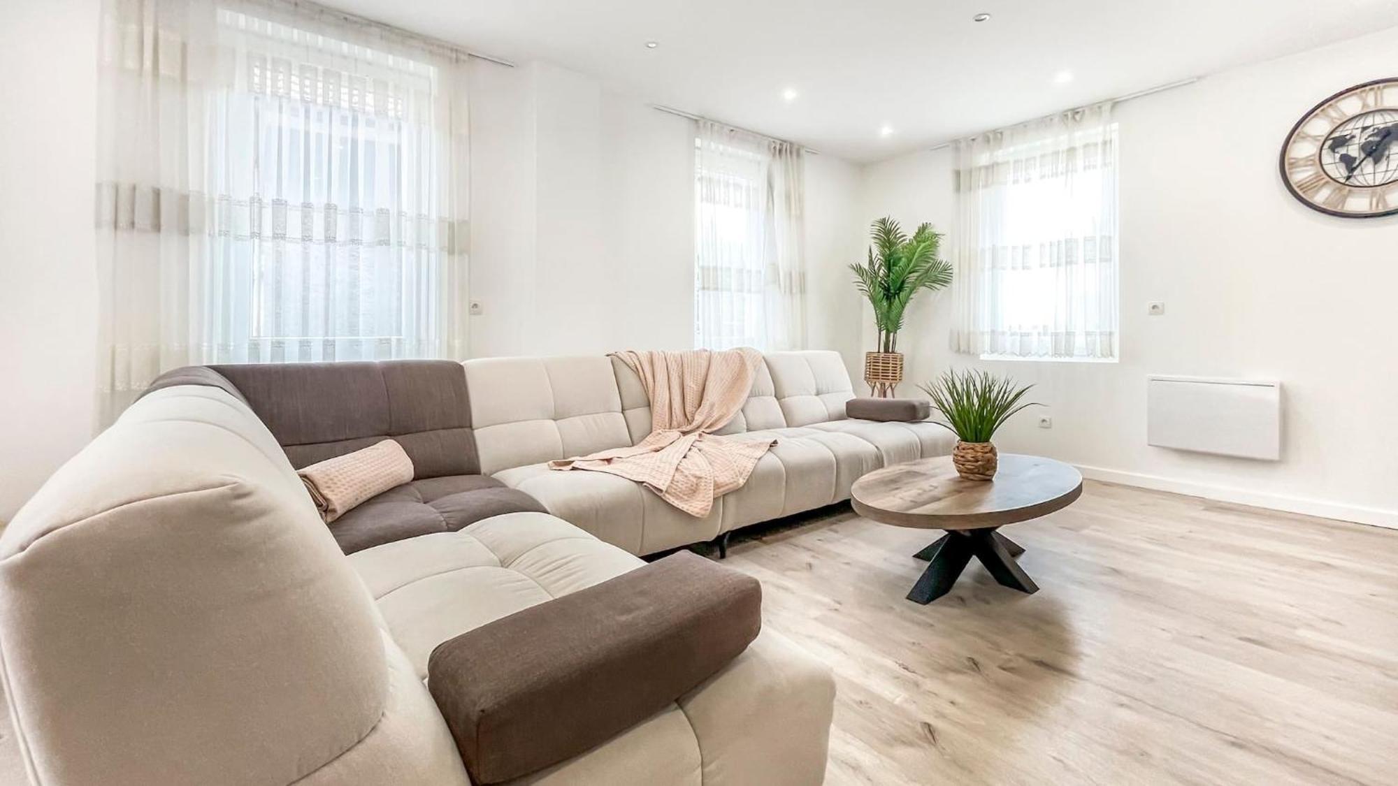 Homey Sakine- Proche Centre- Netflix- Wifi Cluses Buitenkant foto